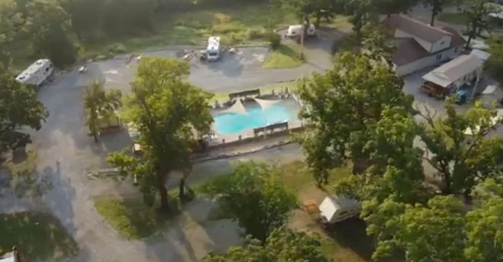 Kellers Kove Cabin and RV Resort photo 17