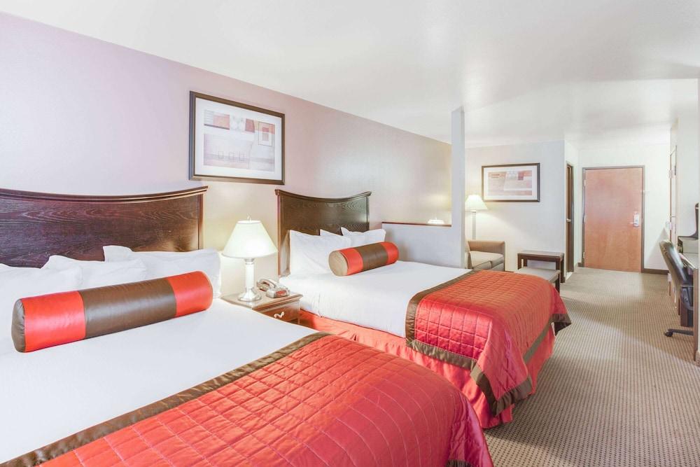 Baymont by Wyndham Wheeler photo 12