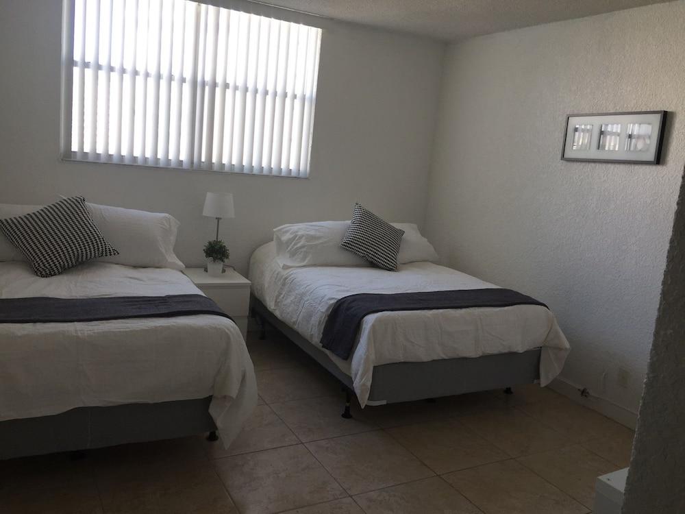 Beach Apartments Hollywood photo 6
