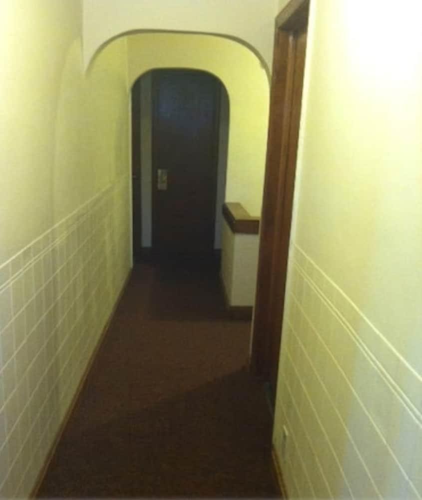 Airport Lodge photo 5