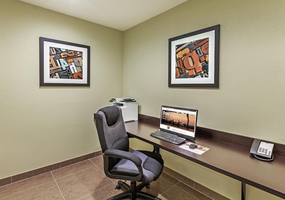Candlewood Suites Houston North I45 by IHG photo 20