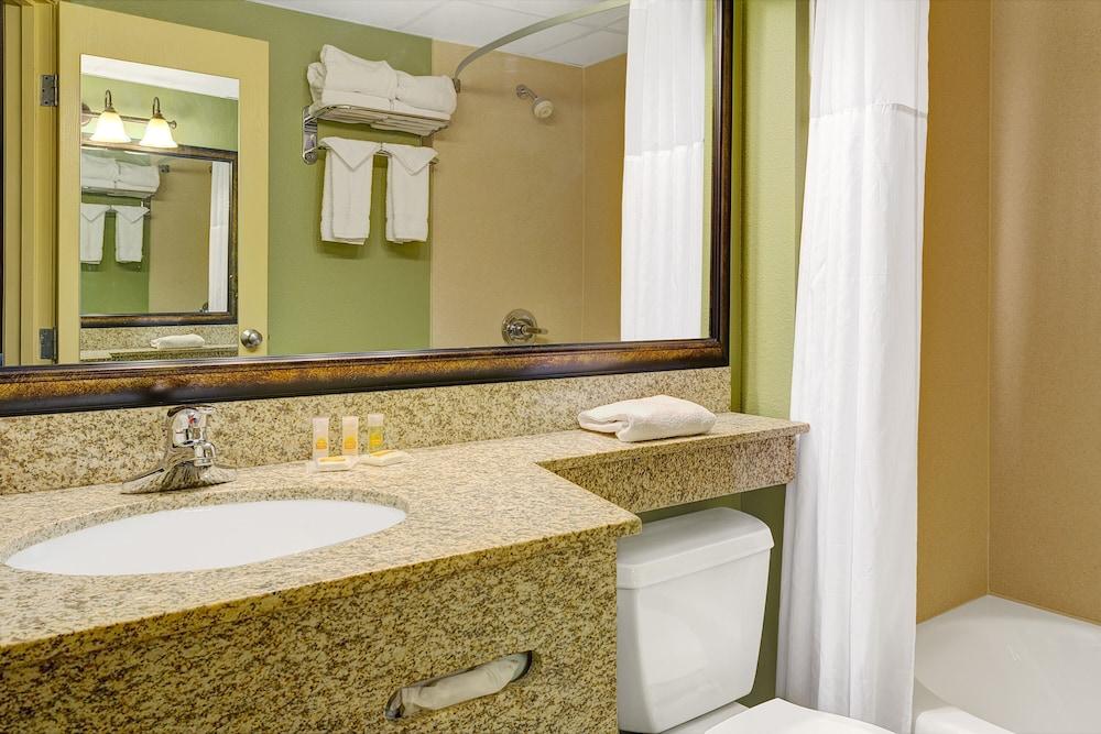 Days Inn by Wyndham Cheyenne photo 8
