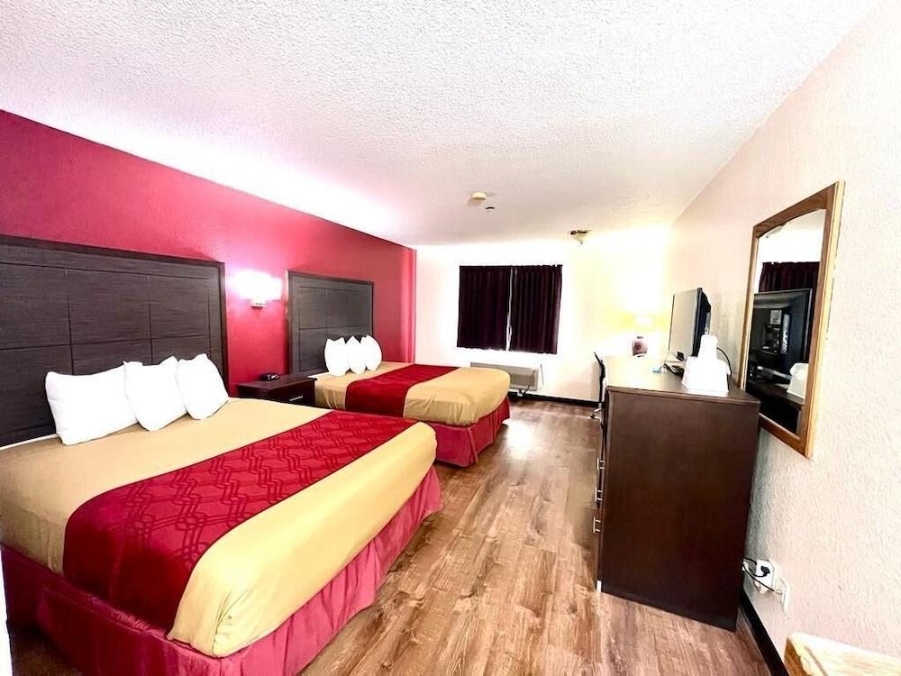 Econo Lodge Oacoma - Chamberlain West photo 12