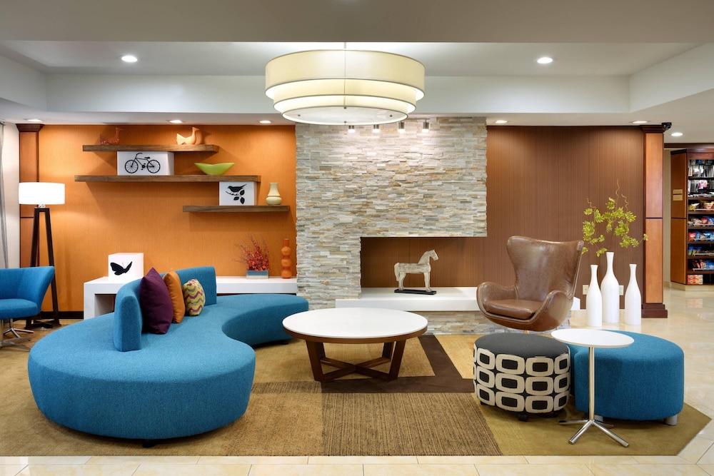 Spark by Hilton Salt Lake City Airport photo 1