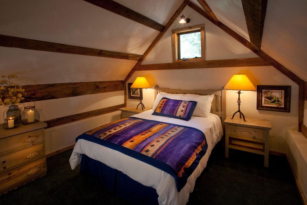 Cottam's Lodge by Alpine Village Suites photo 12