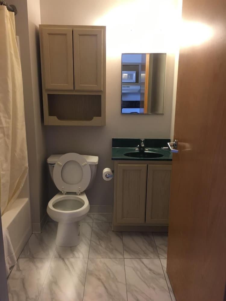 All Suites Inn Budget Host photo 26