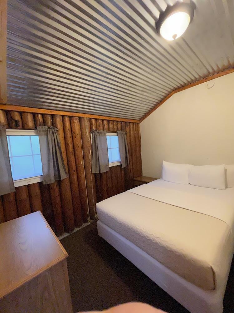 Hanging Horn Lakeside Resort photo 63