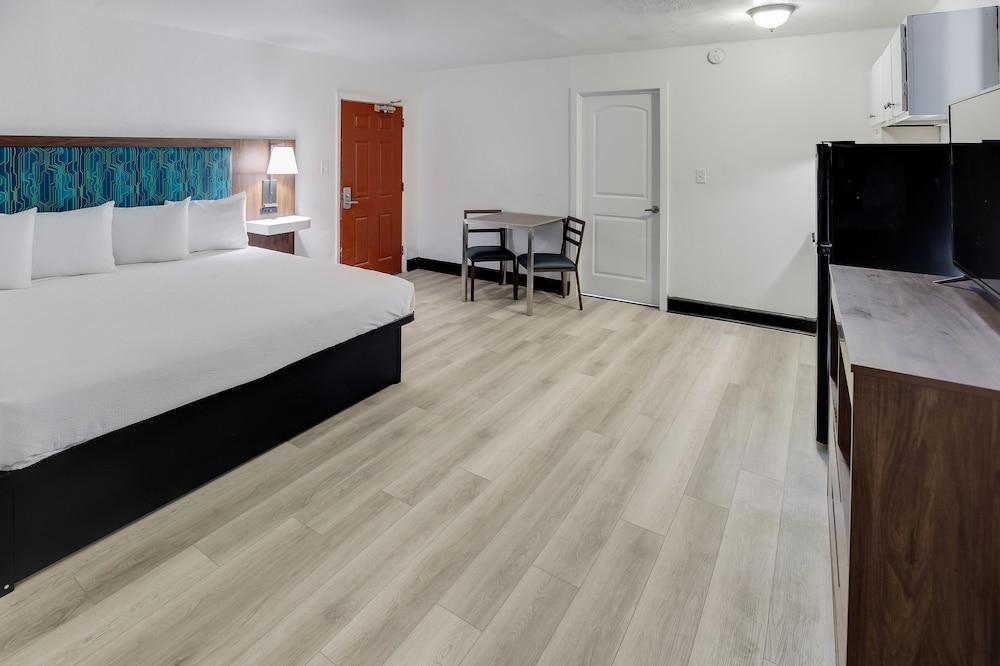 Blu Atlantic Oceanfront Hotel & Suites photo 27