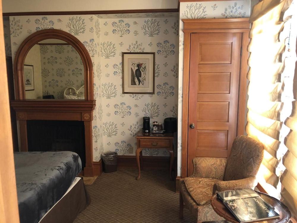 Pacific Grove Inn photo 65