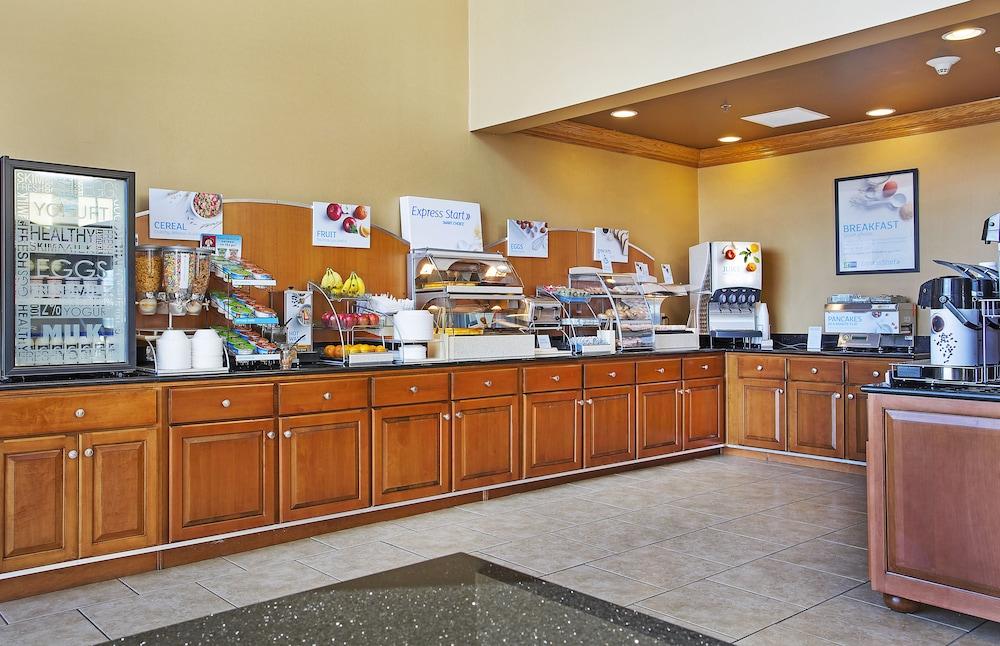 Holiday Inn Express & Suites Somerset Central by IHG photo 46