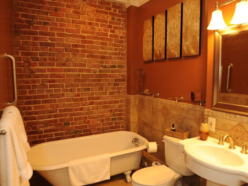 Hamilton House Inn photo 3