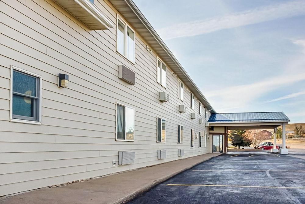 OYO Hotel Shelby MT Hwy 2 & I-15 photo 26