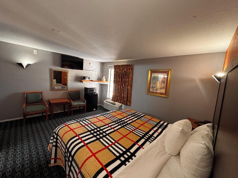 luxury inn photo 7