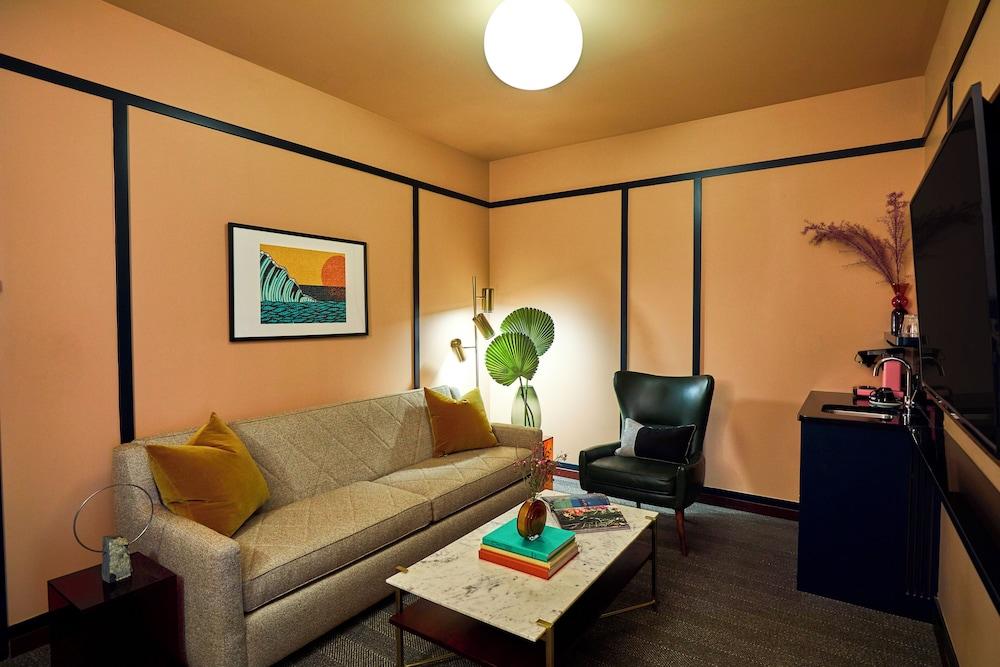 Fairlane Hotel photo 19