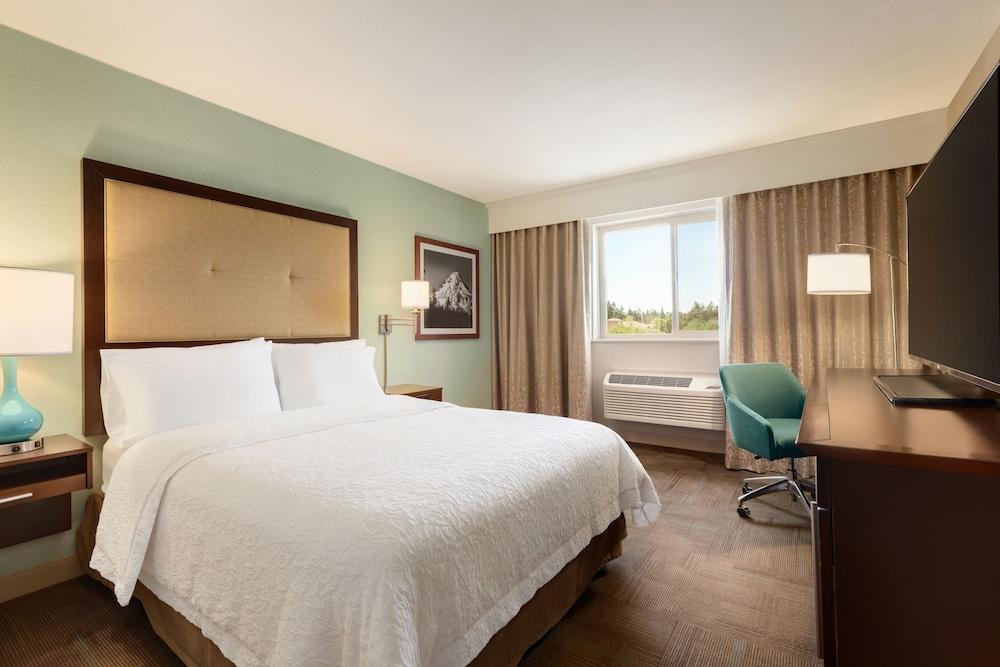 Hampton Inn Clackamas photo 15