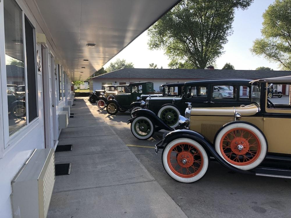Covered Wagon Motel photo 32