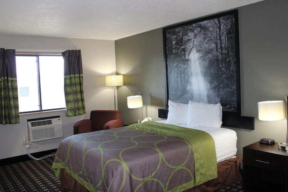 Super 8 by Wyndham Wyoming/Grand Rapids Area photo 2