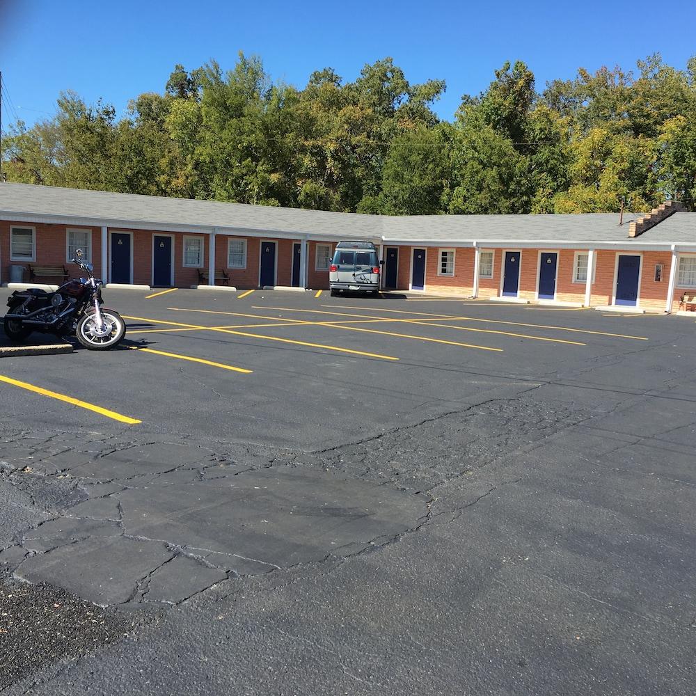 Shaws Komfort Motel photo 2