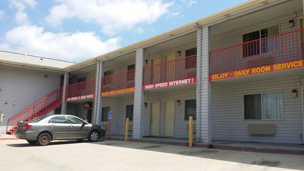 Imperial Motel photo 16