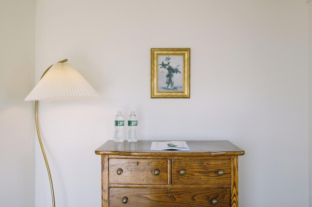 Admirals Quarters Inn photo 94