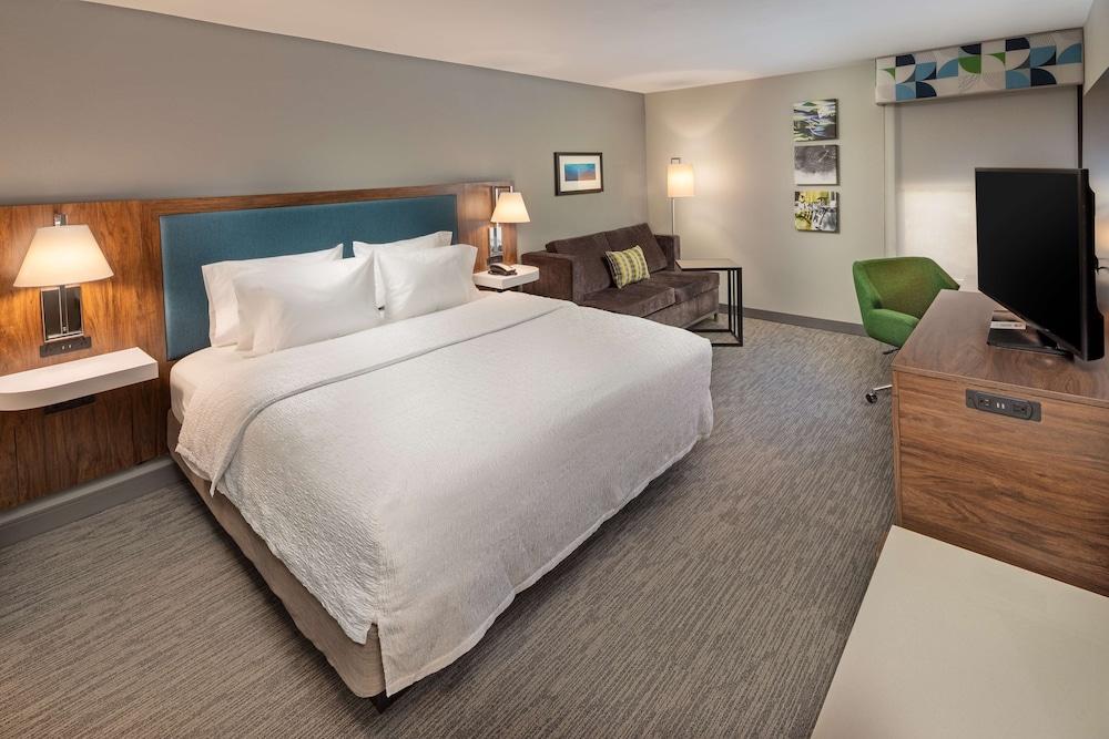 Hampton Inn Asheville-Tunnel Rd. photo 12