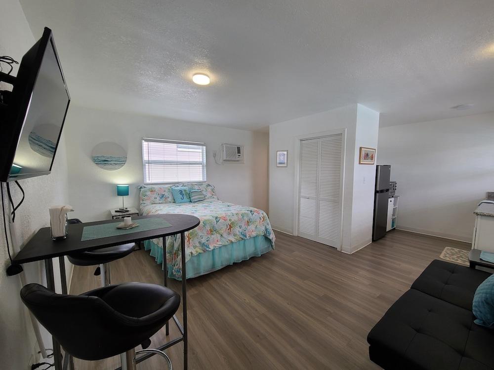 Sun Island Motel photo 59
