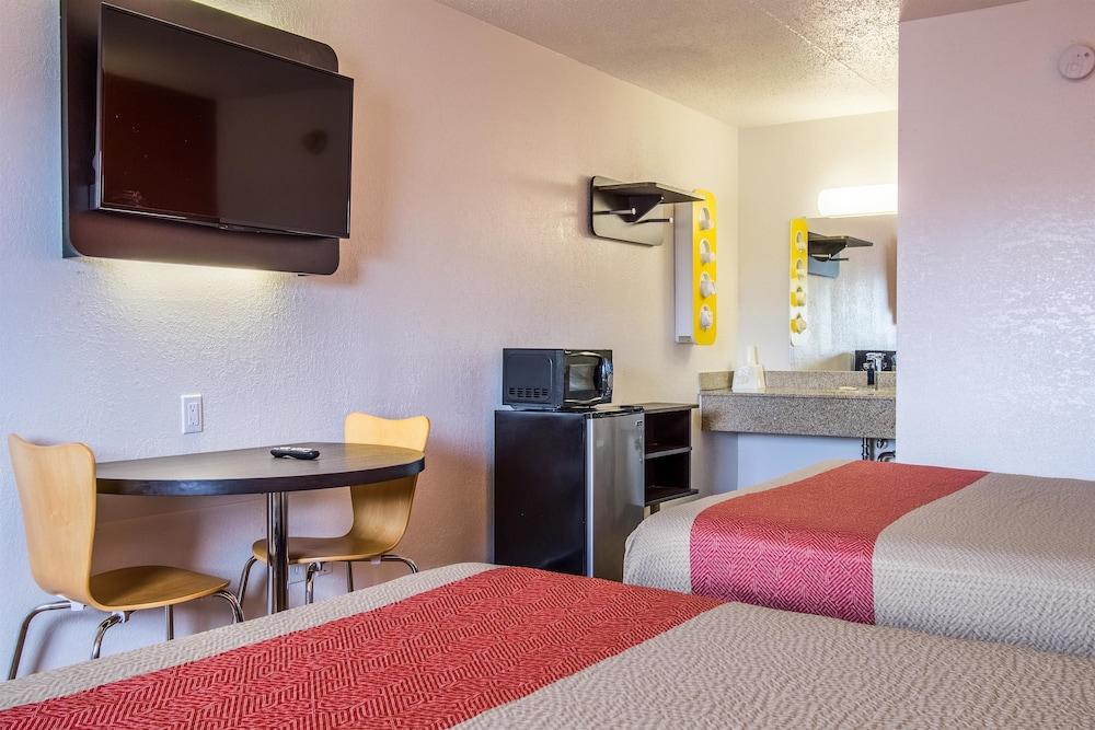Motel 6 Ashland, OH photo 11