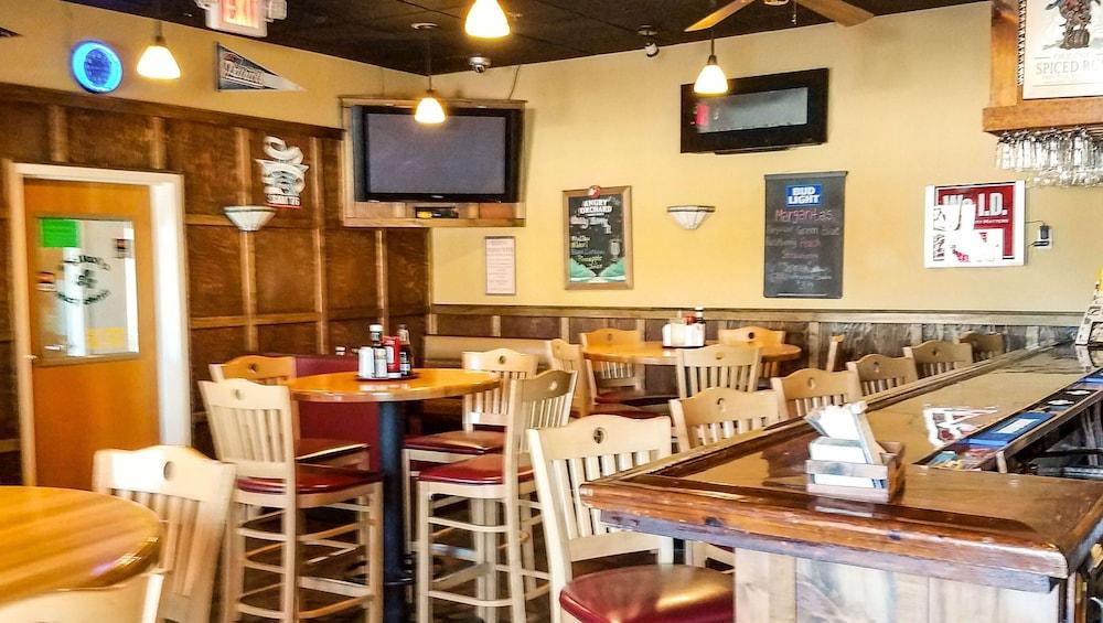 Iveys Motor Lodge Houlton photo 59