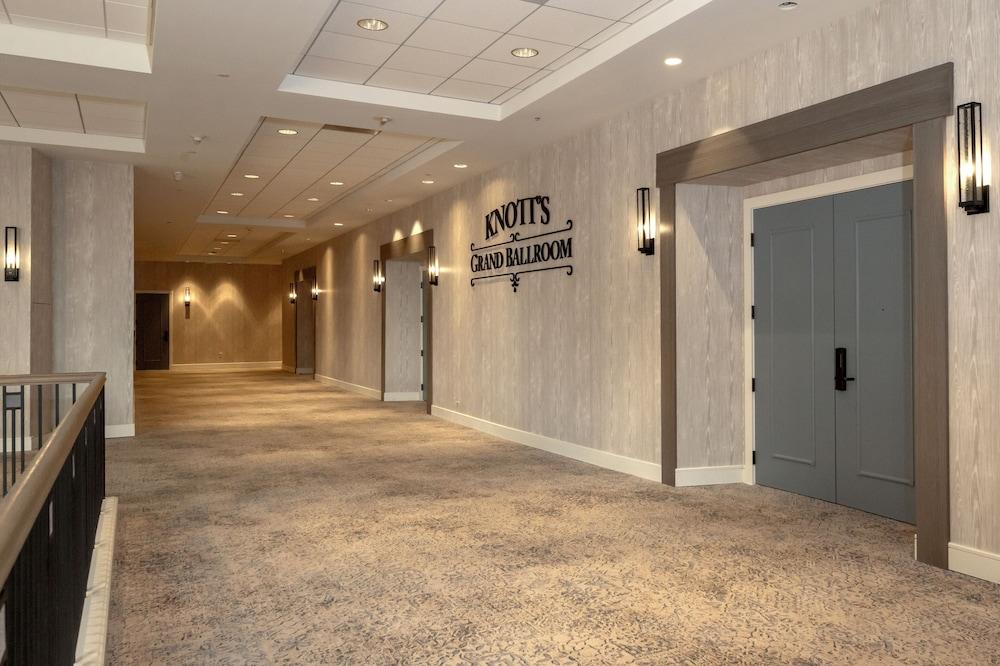 Knott's Hotel photo 13