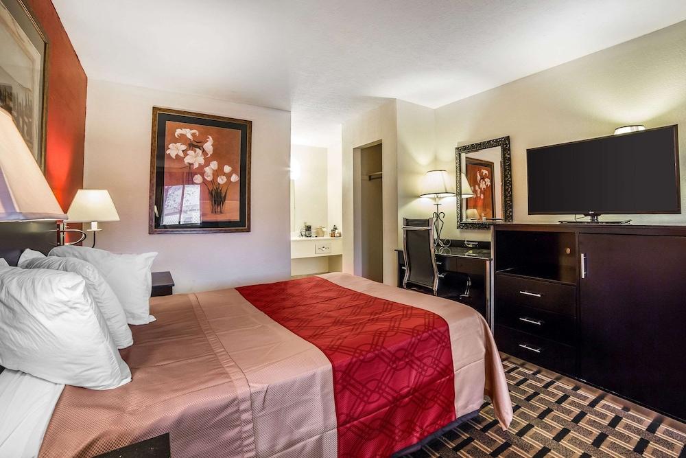 Econo Lodge Downtown photo 17