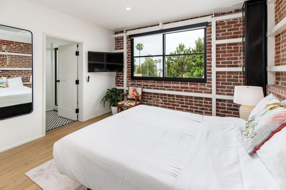 The Brick Hotel photo 3