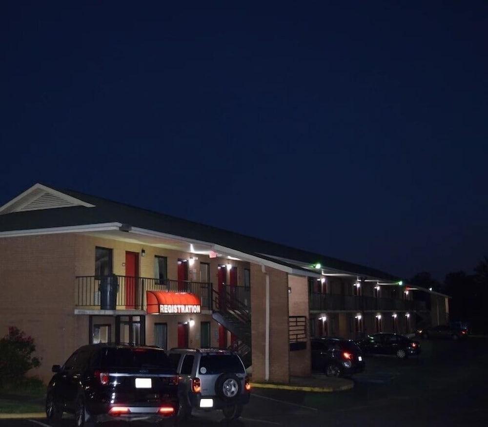 RICHBURG INN photo 8