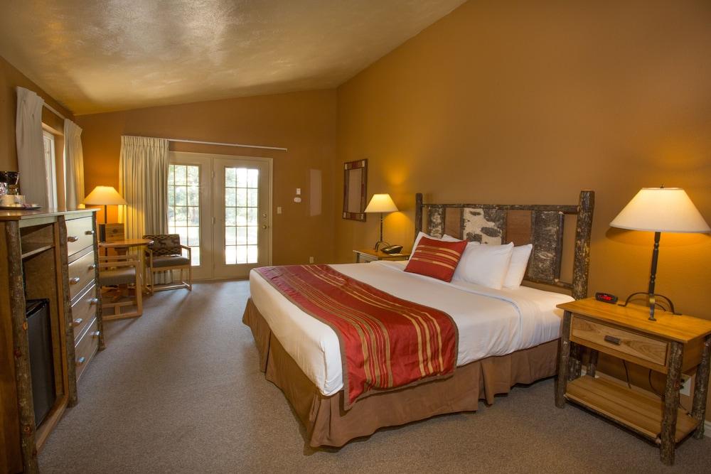 Headwaters Lodge & Cabins at Flagg Ranch photo 7
