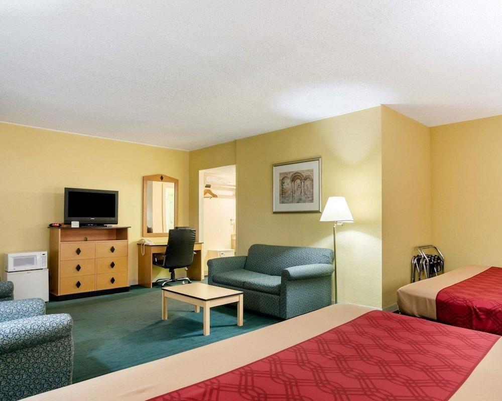 Meadow Acres Inn photo 29