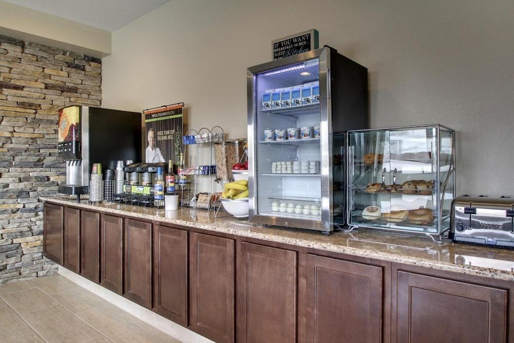 Cobblestone Inn & Suites – Fort Dodge photo 49