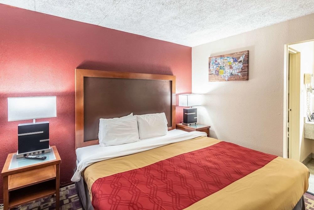 Econo Lodge Zanesville Downtown photo 8
