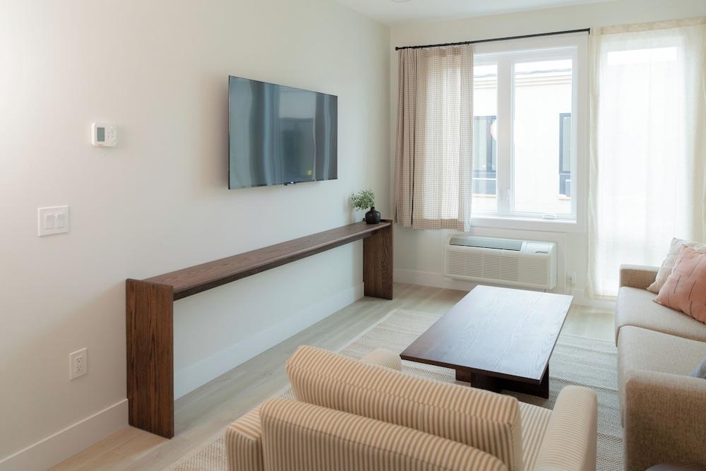 Boardwalk Suites & Residences By Kasa photo 2