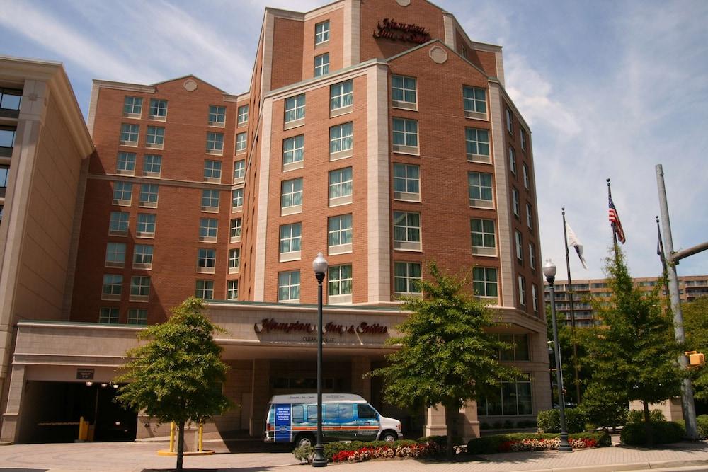 Hampton Inn & Suites Arlington Crystal City DCA photo 1