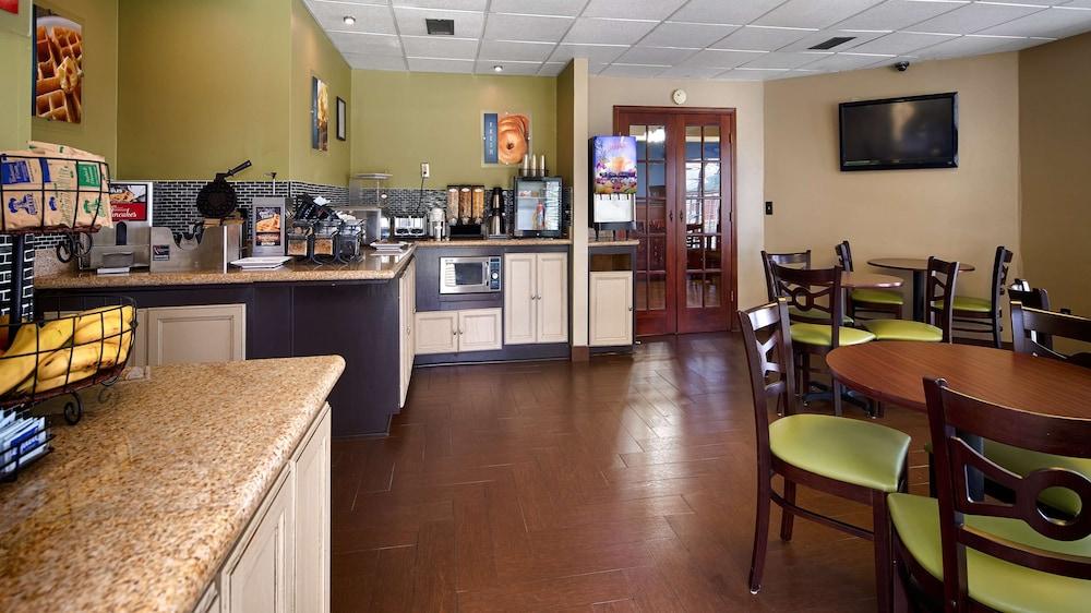 Best Western Fairwinds Inn photo 13