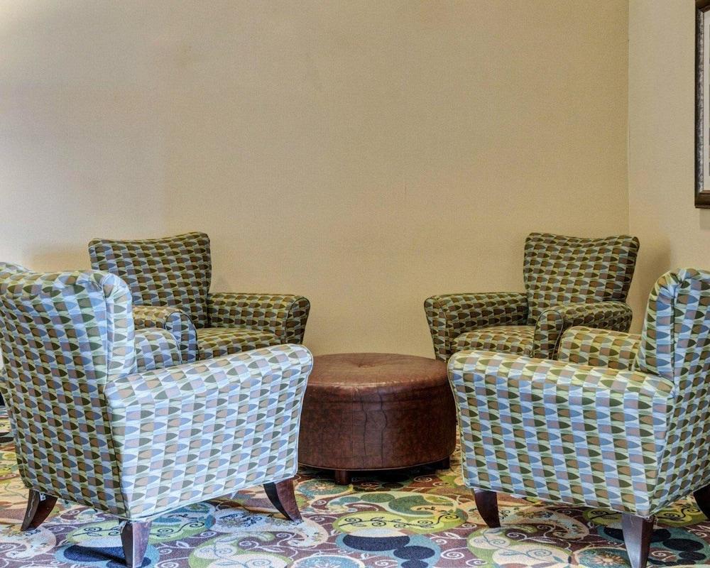 Comfort Suites near Hot Springs Park photo 3