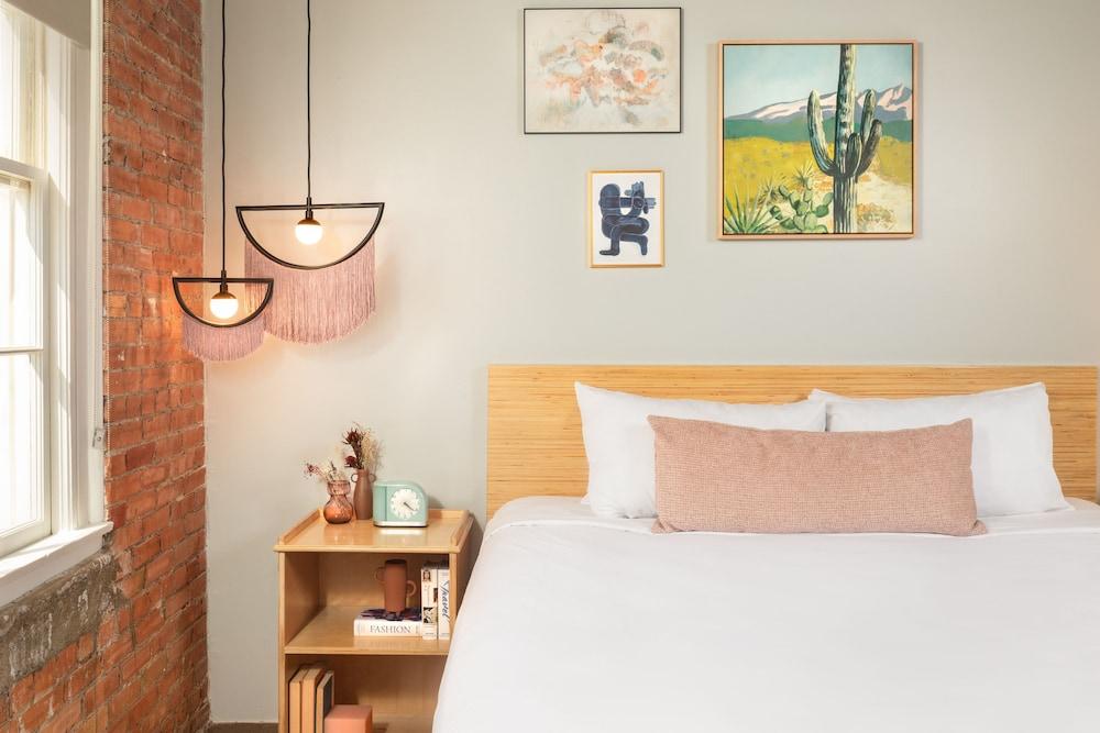 Canvas Hotel Dallas photo 7