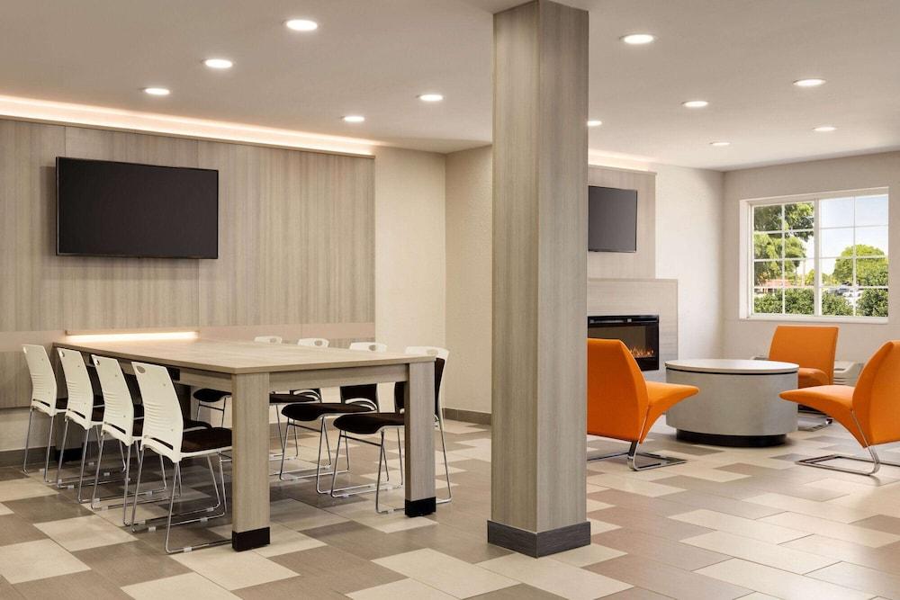 Microtel Inn & Suites by Wyndham Raleigh photo 45