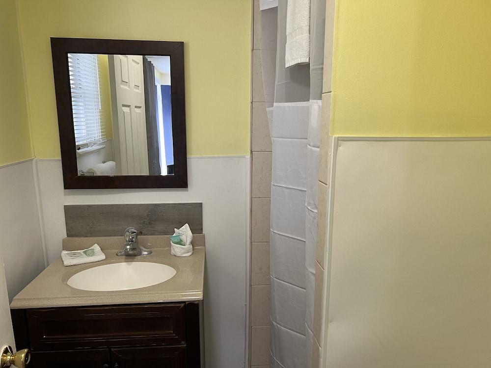 Budget Inn Motel Suites photo 17