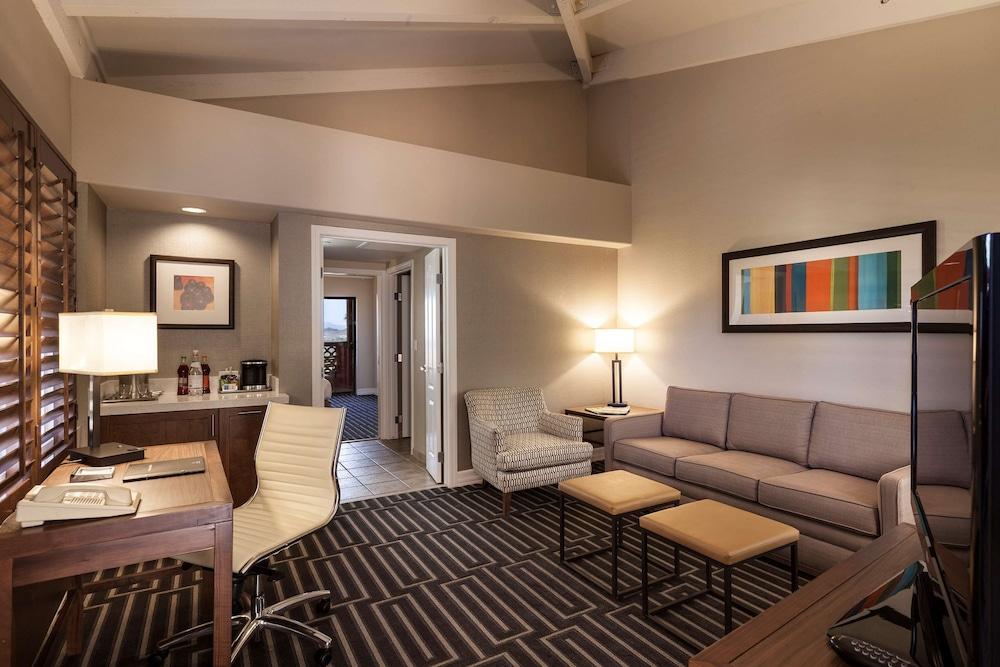 Hilton Phoenix Tapatio Cliffs Resort photo 14