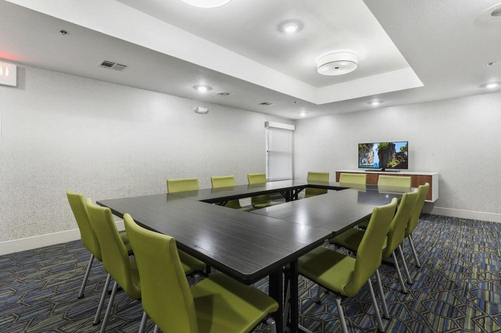 Holiday Inn Express Harlingen by IHG photo 52