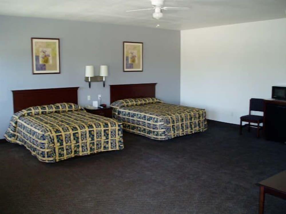 Texas Inn and Suites at La Joya photo 5