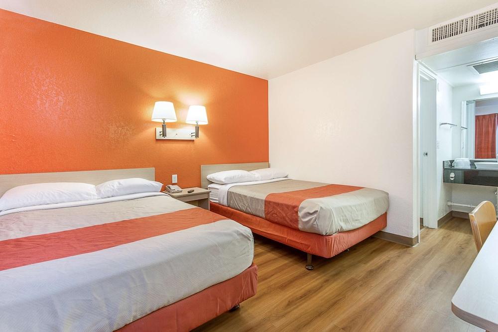 Motel 6 Phoenix North - Bell Road photo 12