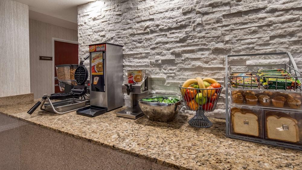 SureStay Hotel by Best Western Alexandria photo 26