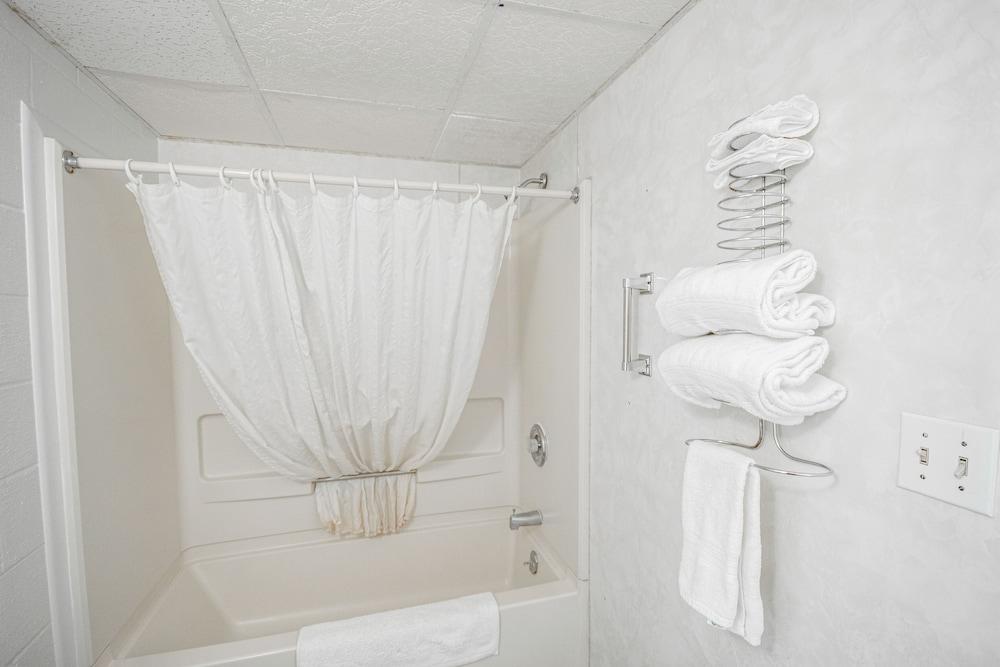 OYO Crossroads Inn photo 6