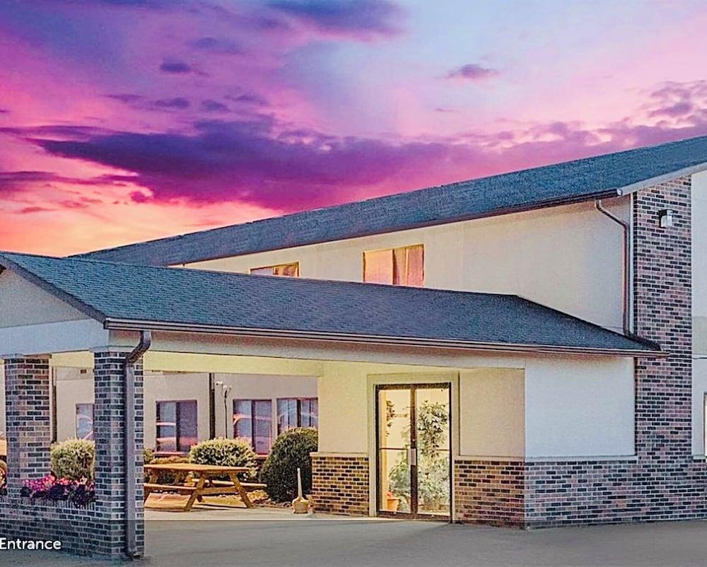 Lamoni Inn & Suites photo 6